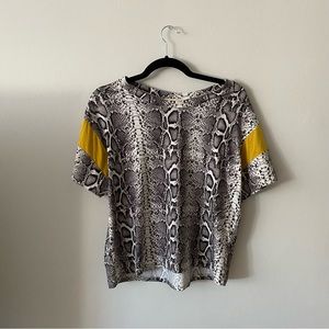 Small Snakeskin Soft Loose T-shirt